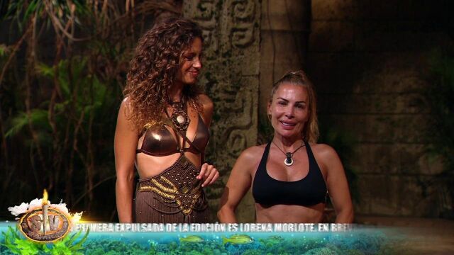 Laura Madrueño, presentadora de 'Supervivientes 2024', junto a Lorena Morlote