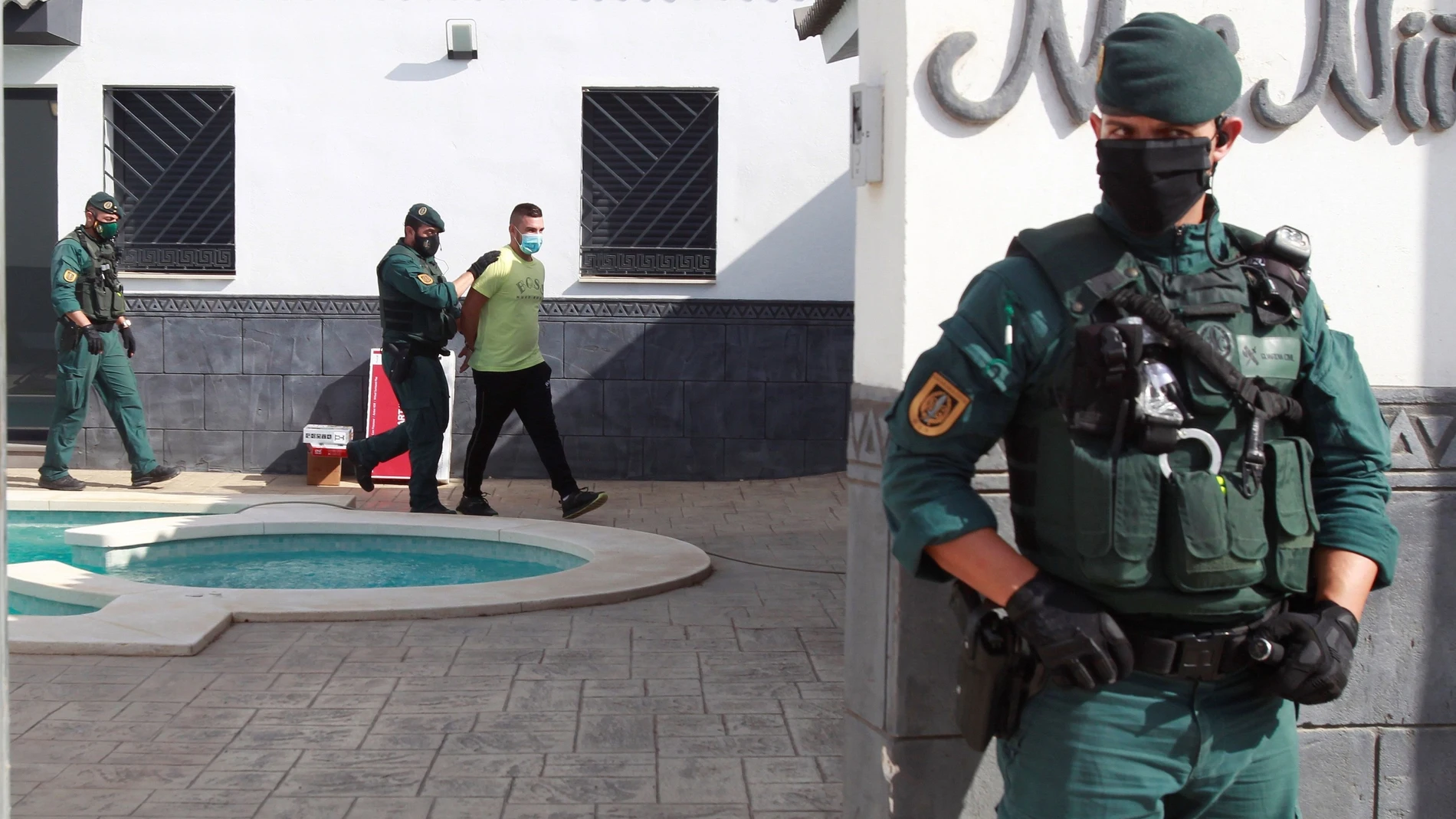 Una operación policial en la urbanización de La Línea de la Concepción conocida como «Villa Narco»