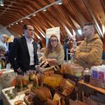 Íscar recorre los expositores de este evento agroalimentario