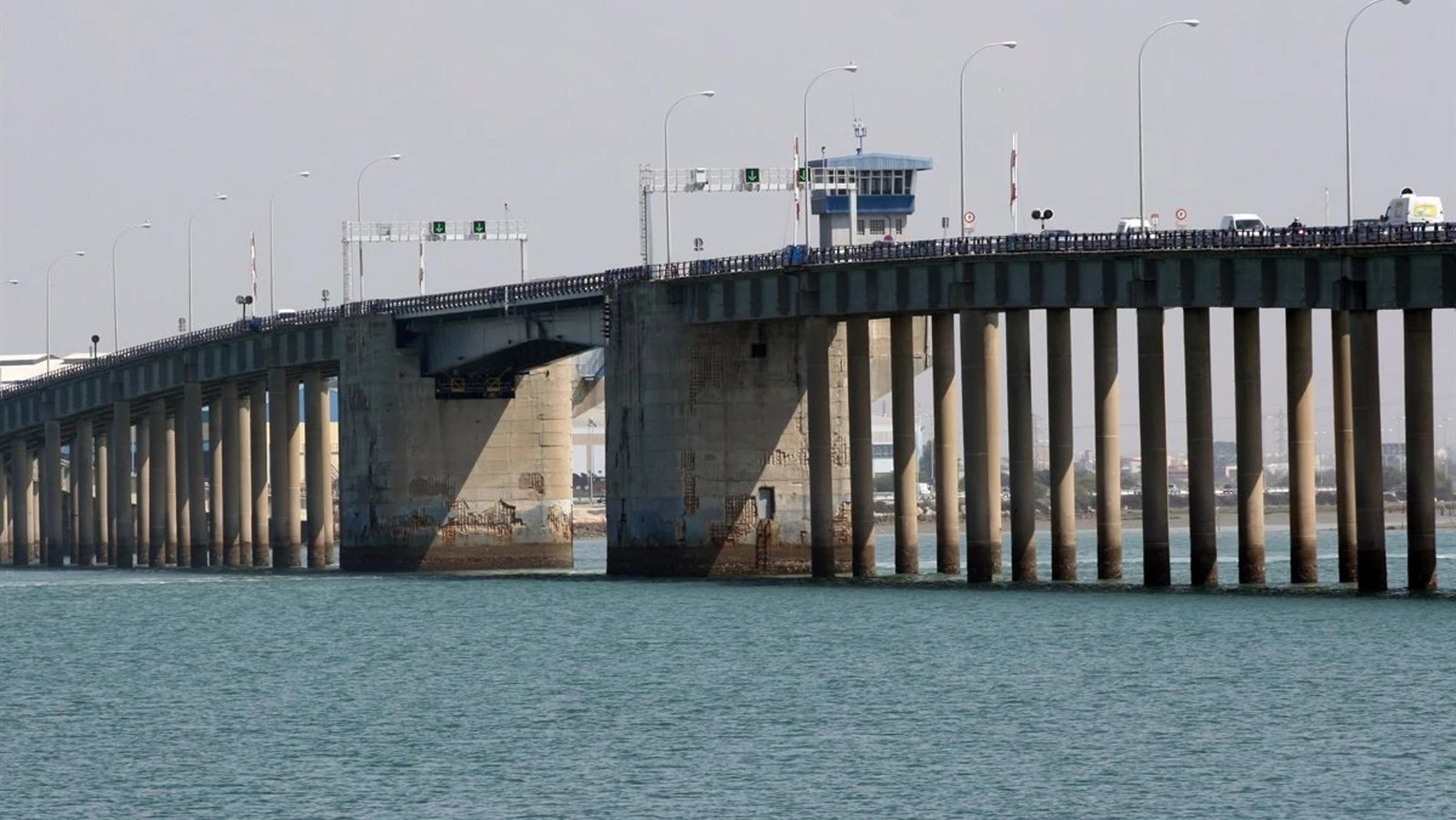 Vista del puente Carranza de Cádiz