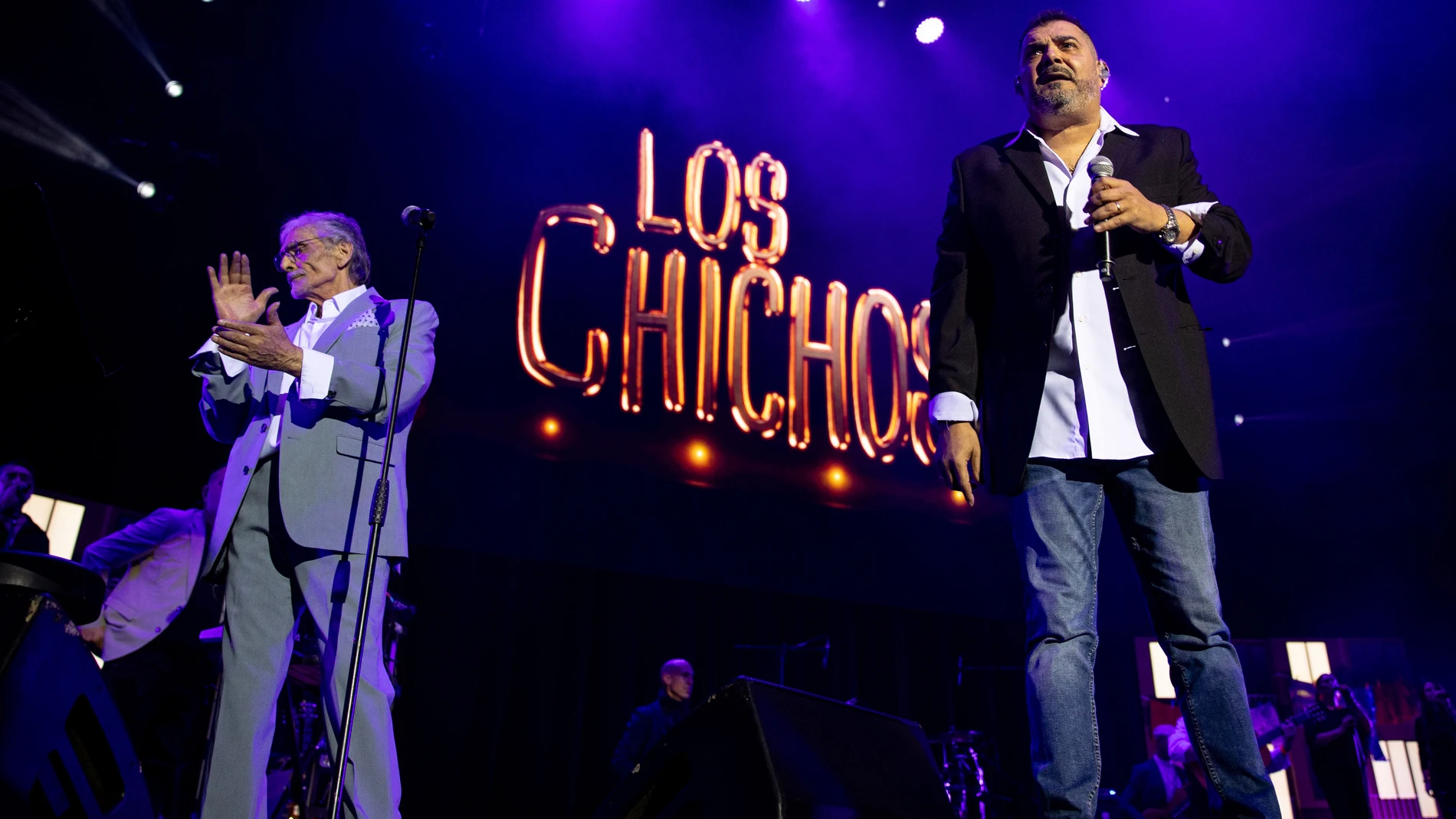 MADRID, 16/03/2024.- Un momento del concierto ofrecido por el grupo Los Chichos en el WiZink Center de Madrid, este sábado. EFE/ Daniel González