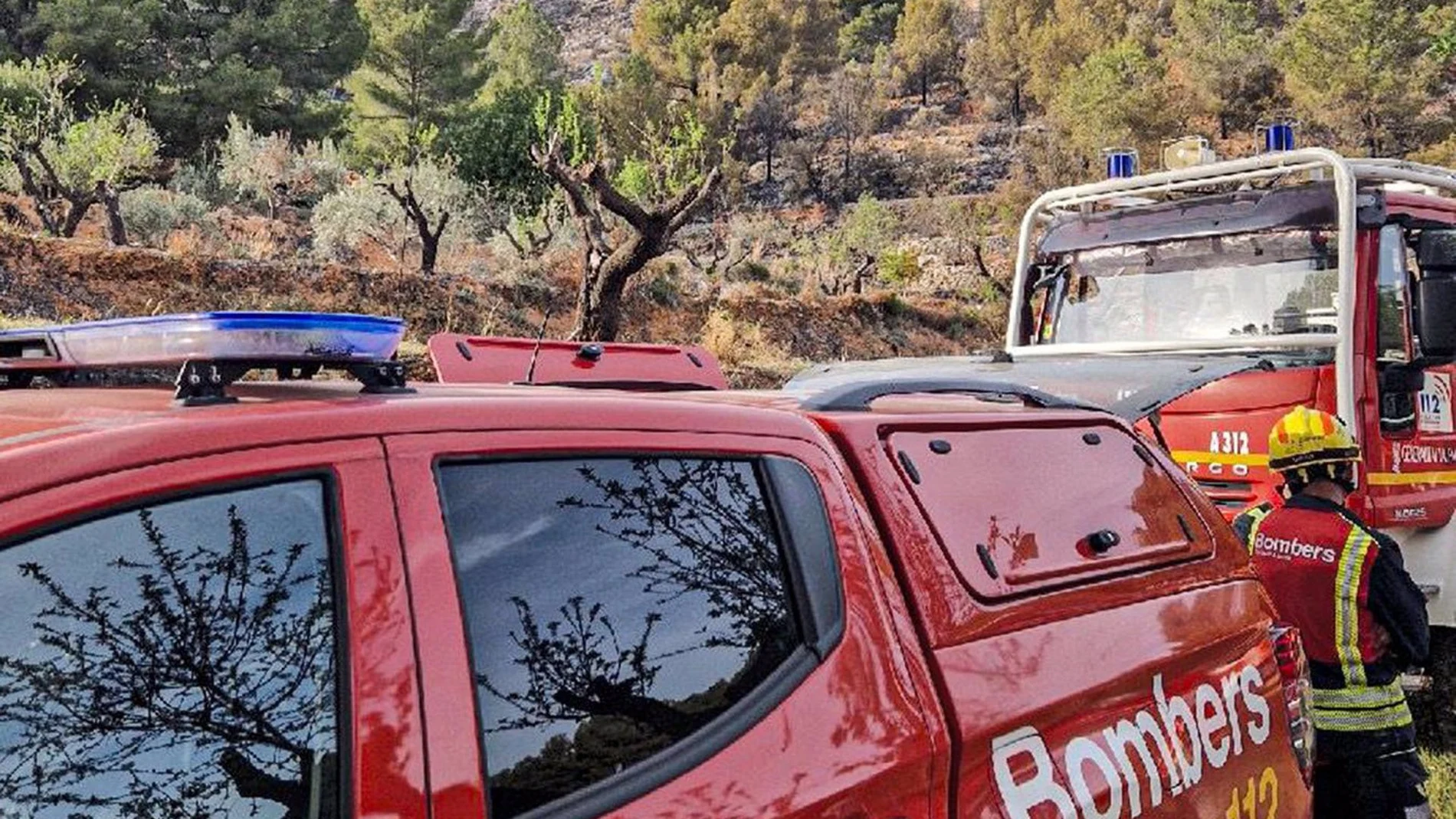 AMP.- Incendios.- Bomberos dan por controlado el incendio declarado en Muro d'Alcoi (Alicante)