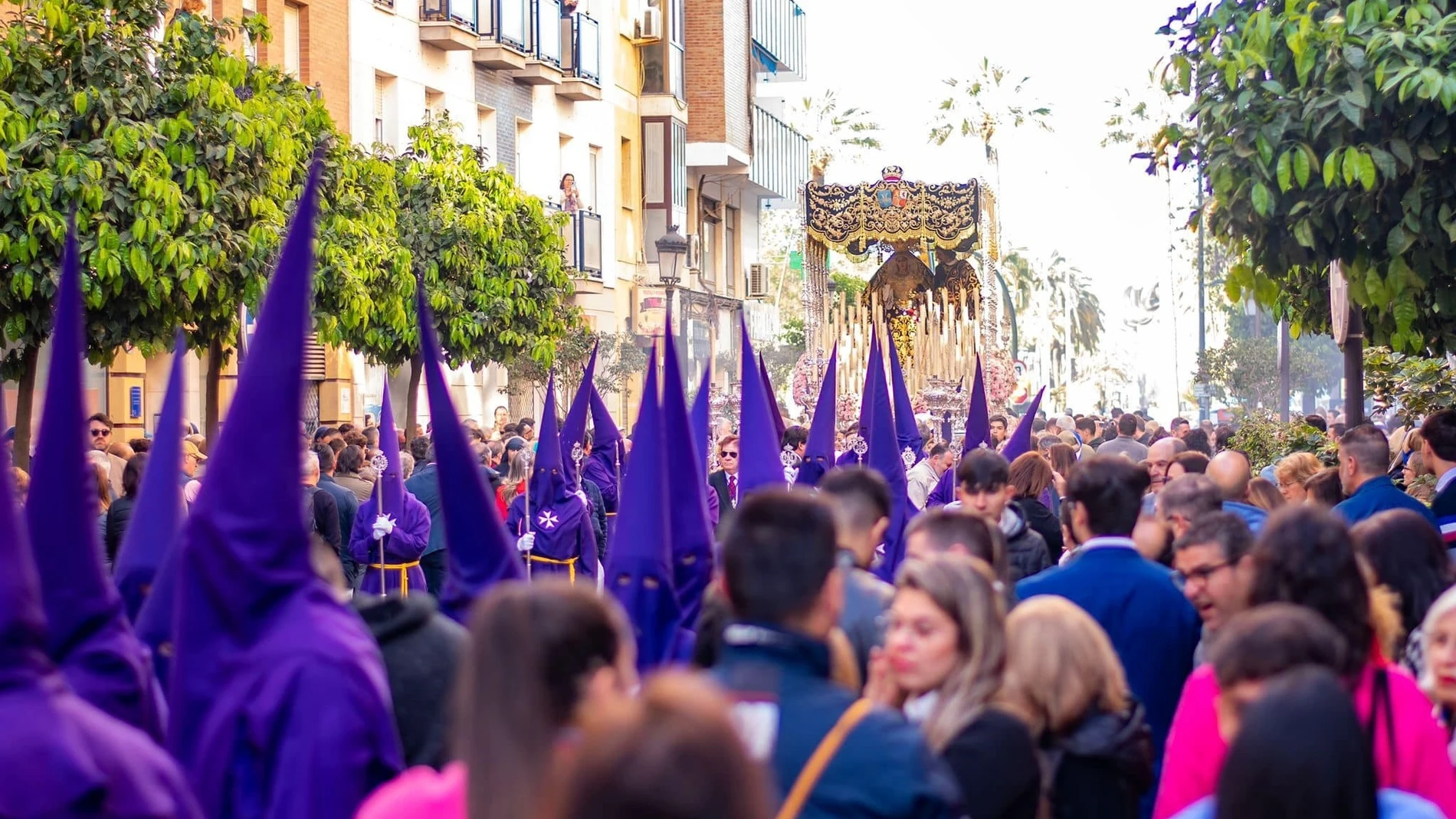 Ambiente de Semana Santa en Huelva