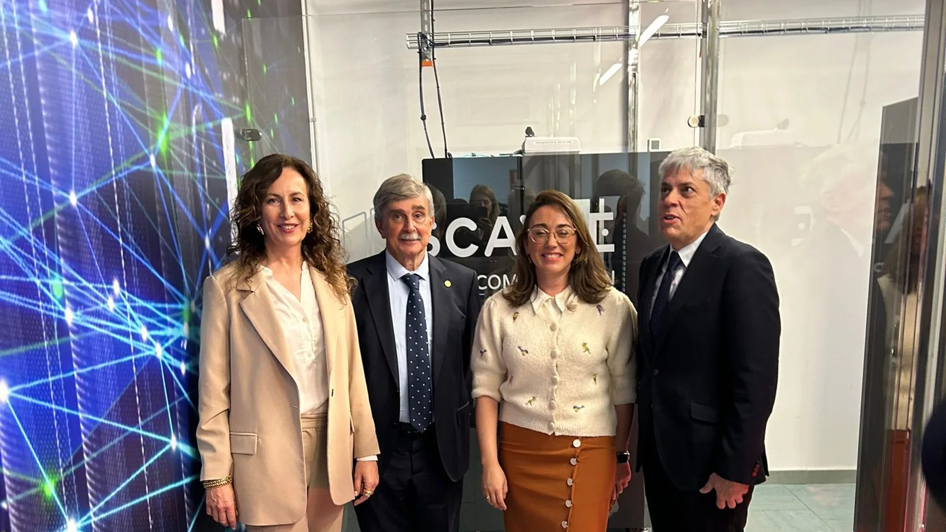 La consejera González Corral junto a Hilde Pérez, el rector Juan Francisco García Marín y Eduardo Diego