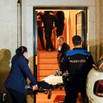 Eel agresor continúa hospitalizado y en estos momentos "no se teme por su vida".