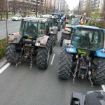Los sindicatos agrarios UAGA (Álava), EHNE Gipuzkoa y EHNE Nafarroa y ENBA convocan una movilización unitaria en Vitoria con tractores