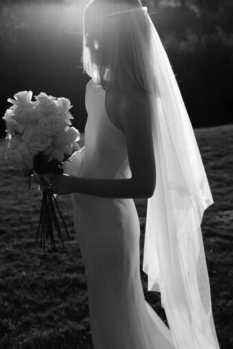 Vestido de novia minimalista.
