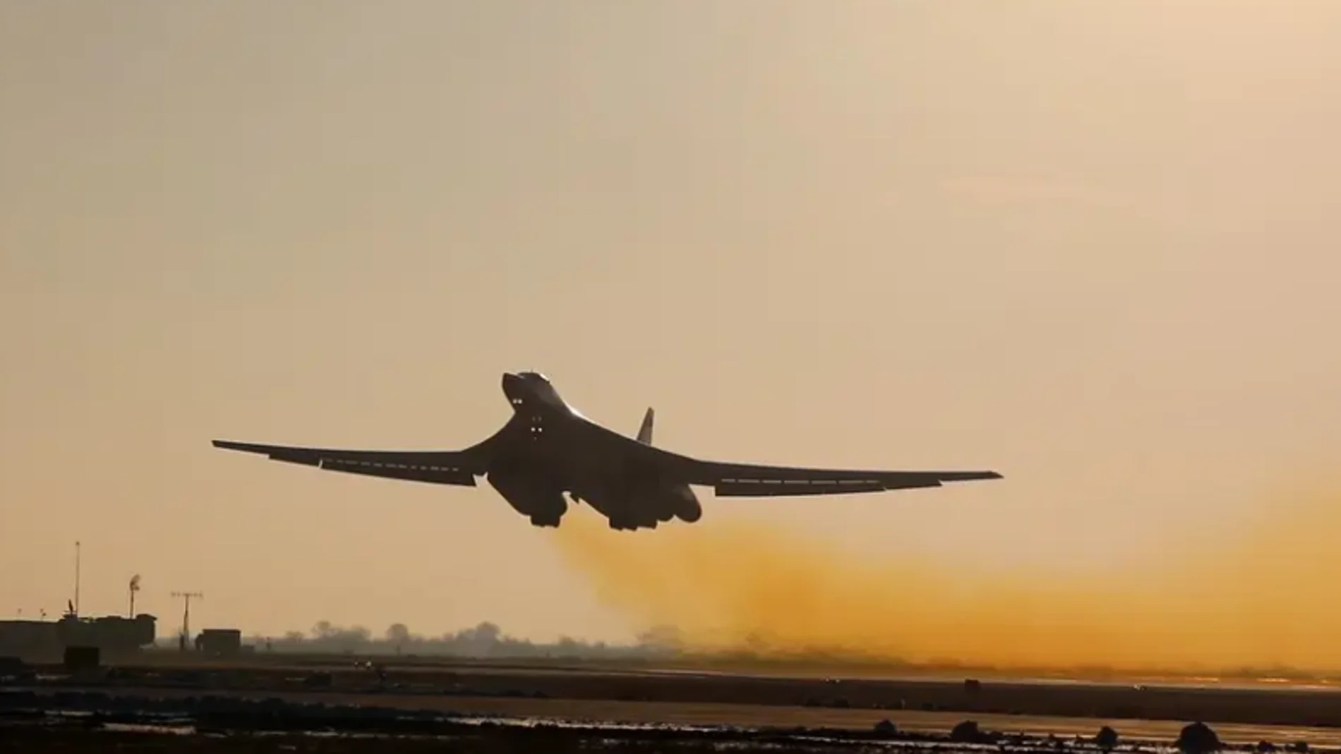 Un bombardero estratégico ruso T-160