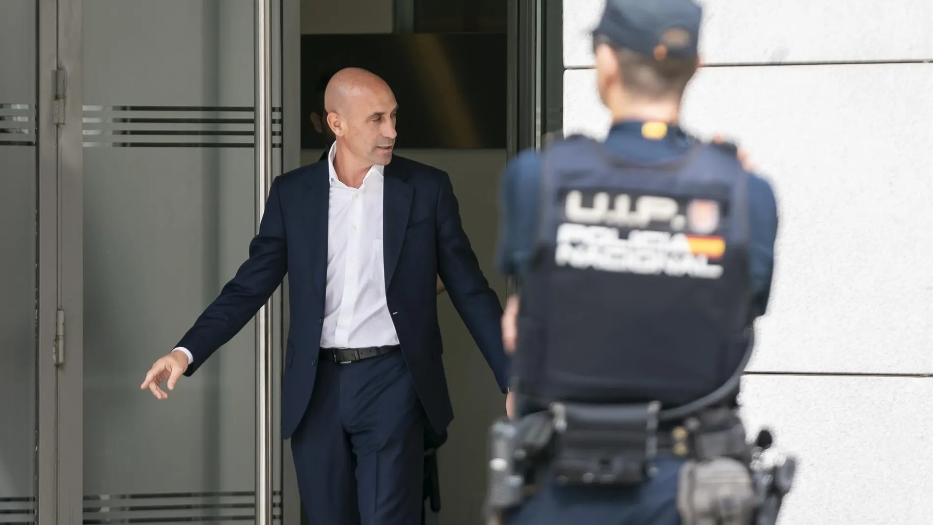 Rubiales informa a la juez que prevé volver a España el 6 de abril, pero puede regresar antes: "A total disposición"