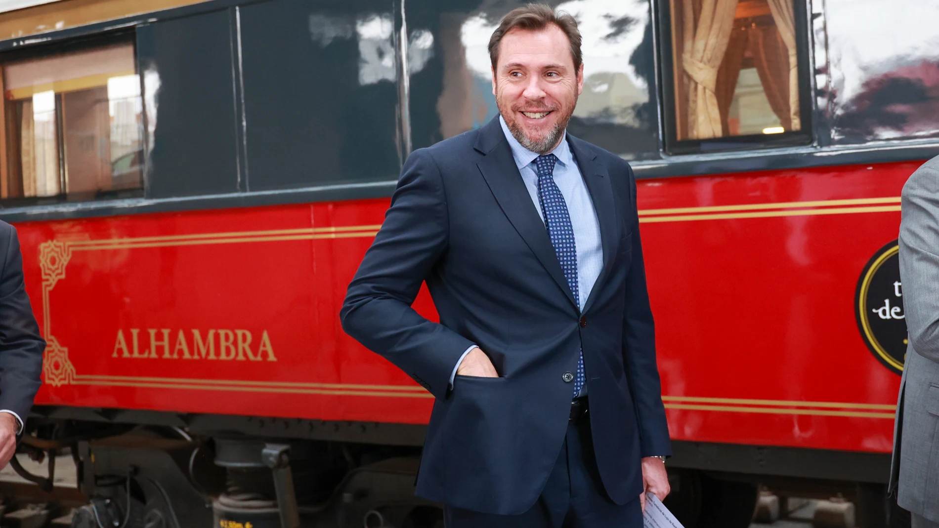 El ministro de Transporte y Movilidad, Oscar Puente durante el acto de inauguración de la temporada, a 22 de marzo de 2024, en Sevilla, Andalucía (España). El presidente de la Diputación, Javier Fernández, recibe al ministro de Transportes y Movilidad, Óscar Puente, para la presentación de la temporada de los trenes turísticos de lujo, junto al presidente de Renfe, Raül Blanc. En la estación de Santa Justa22 MARZO 2024Rocío Ruz / Europa Press22/03/2024