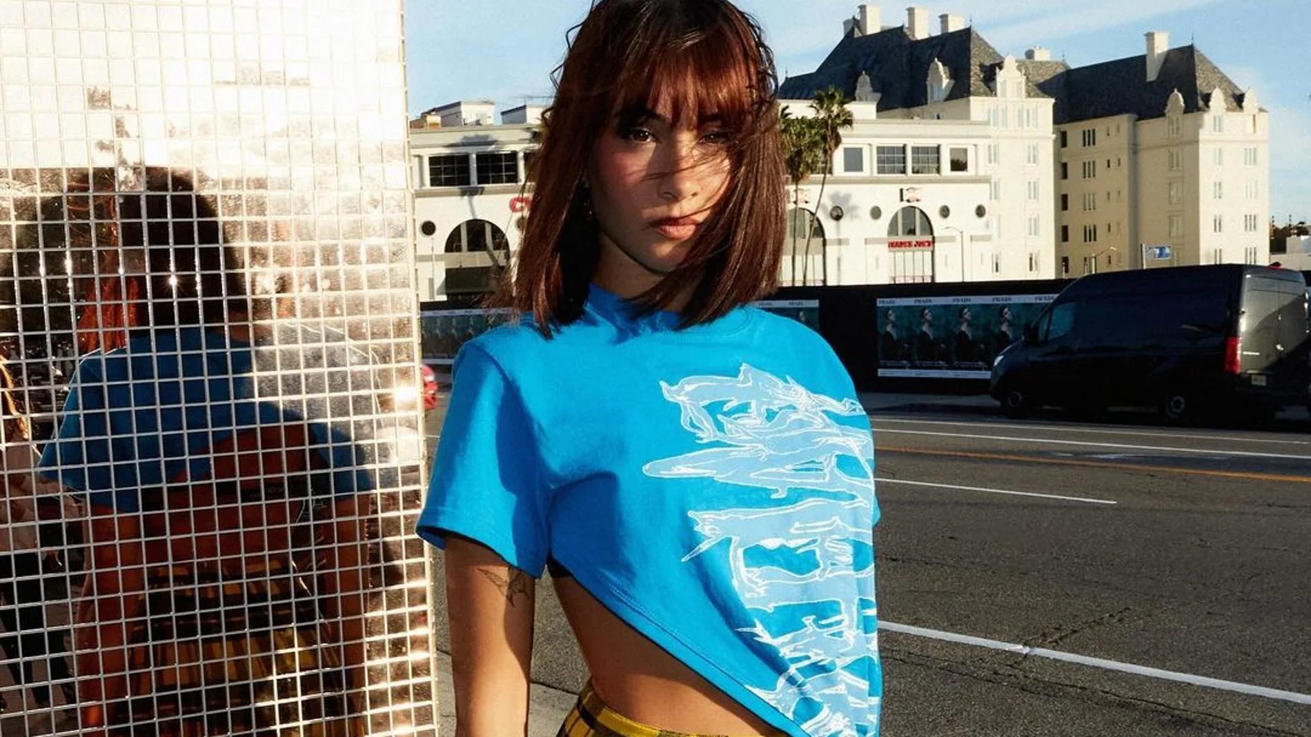 Aitana con un look de lo más moderno.