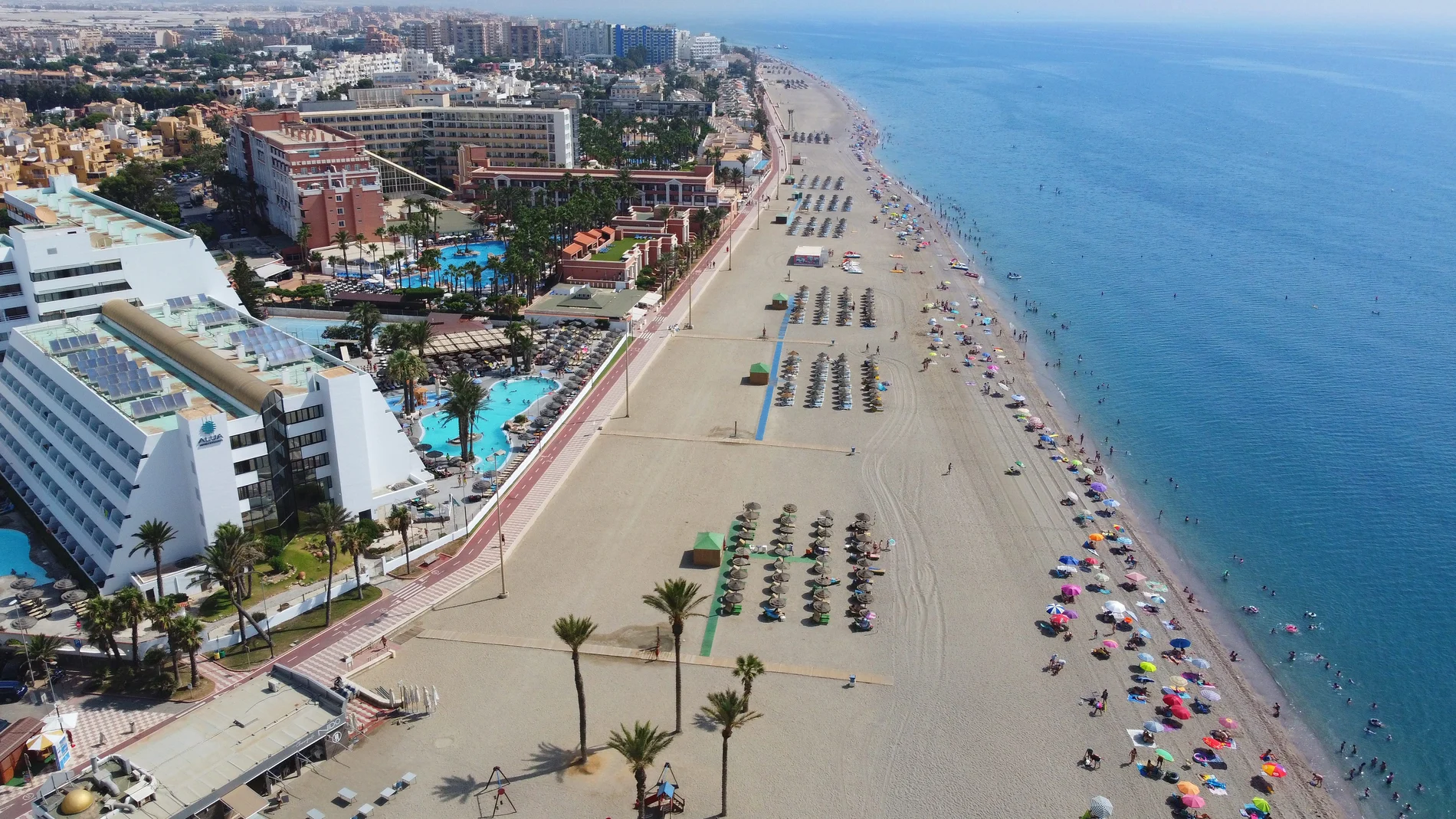 Alojarse en ciudades de playa costará este verano un 7,3% más