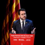 El presidente Pere Aragonès durante el acto al cuerpo de los bomberos