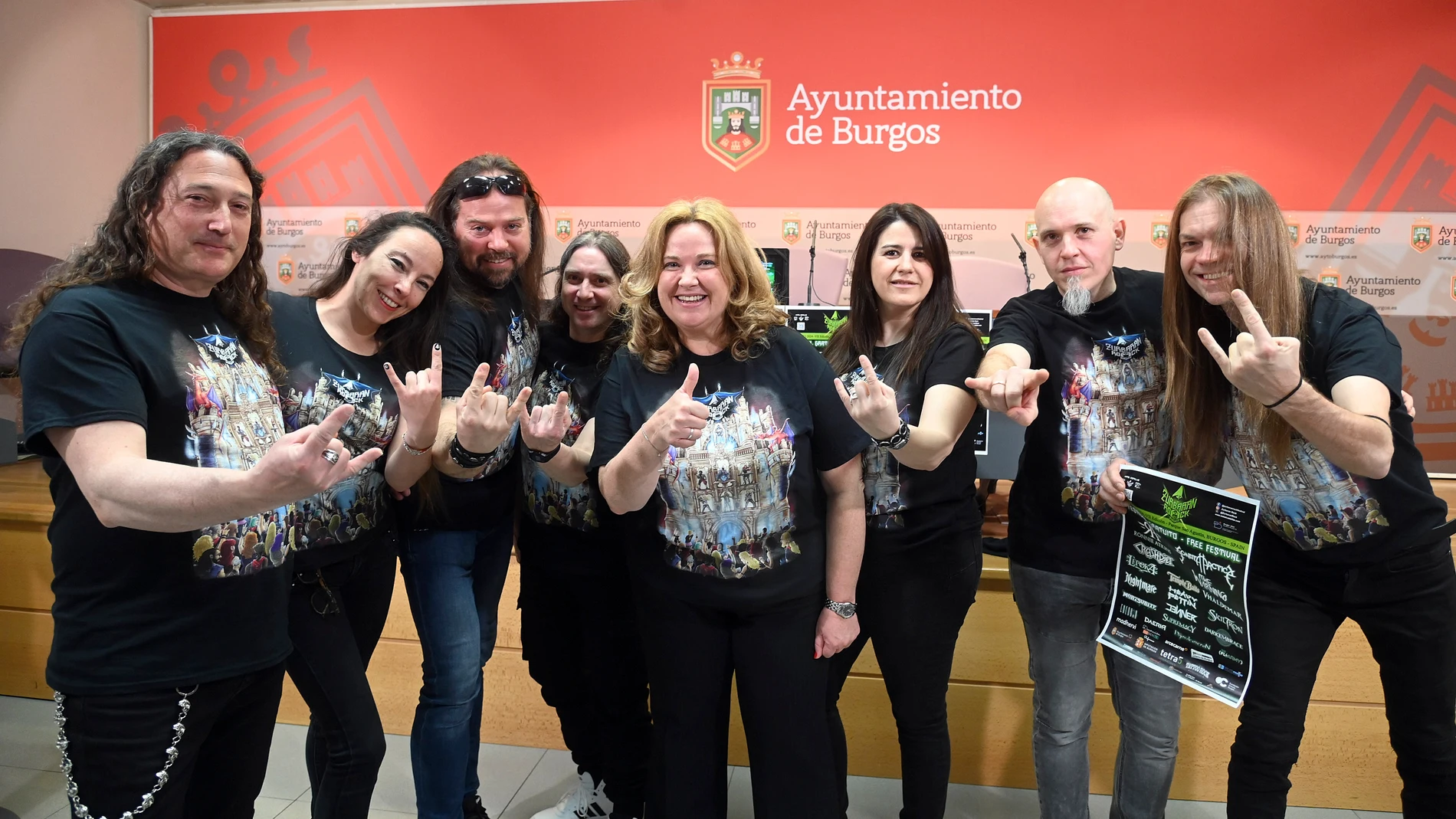 Cristina Ayala junto a los organizadores del festival