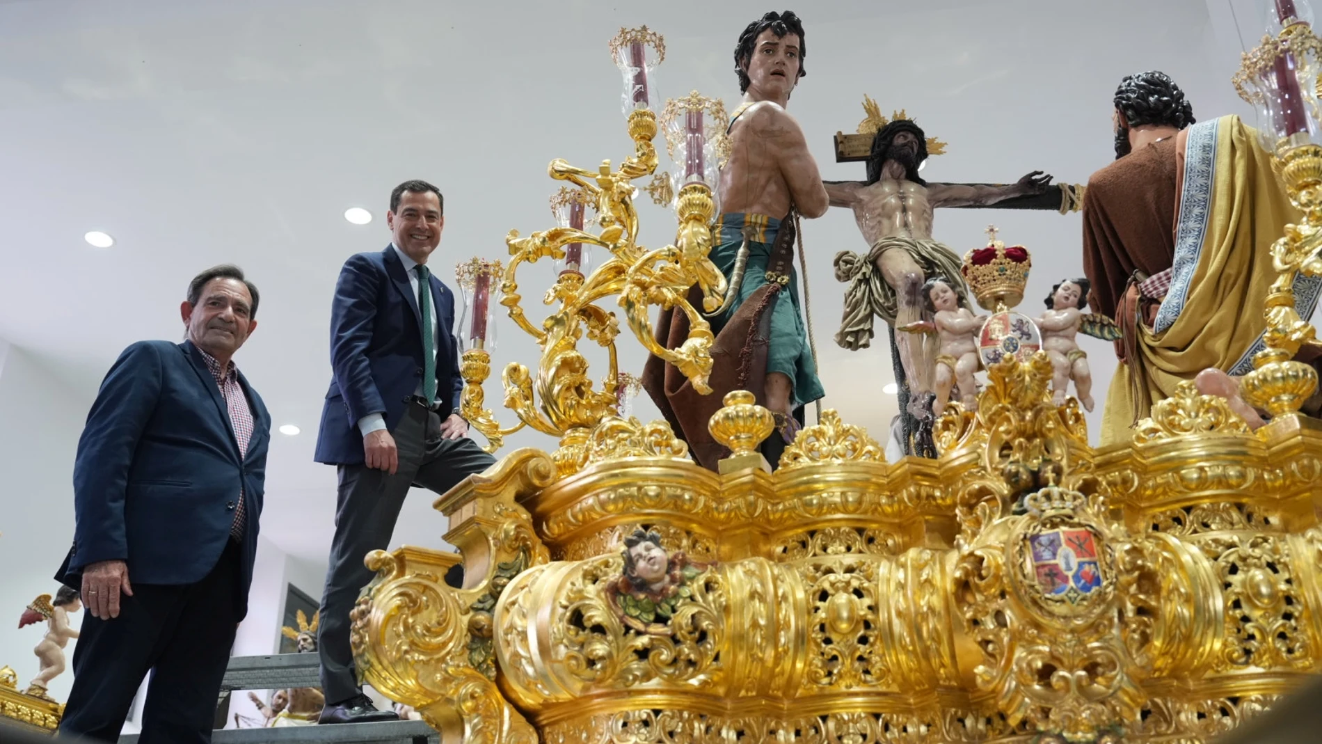 El presidente de la Junta de Andalucía en la hermandad de Fusionadas, en Málaga
