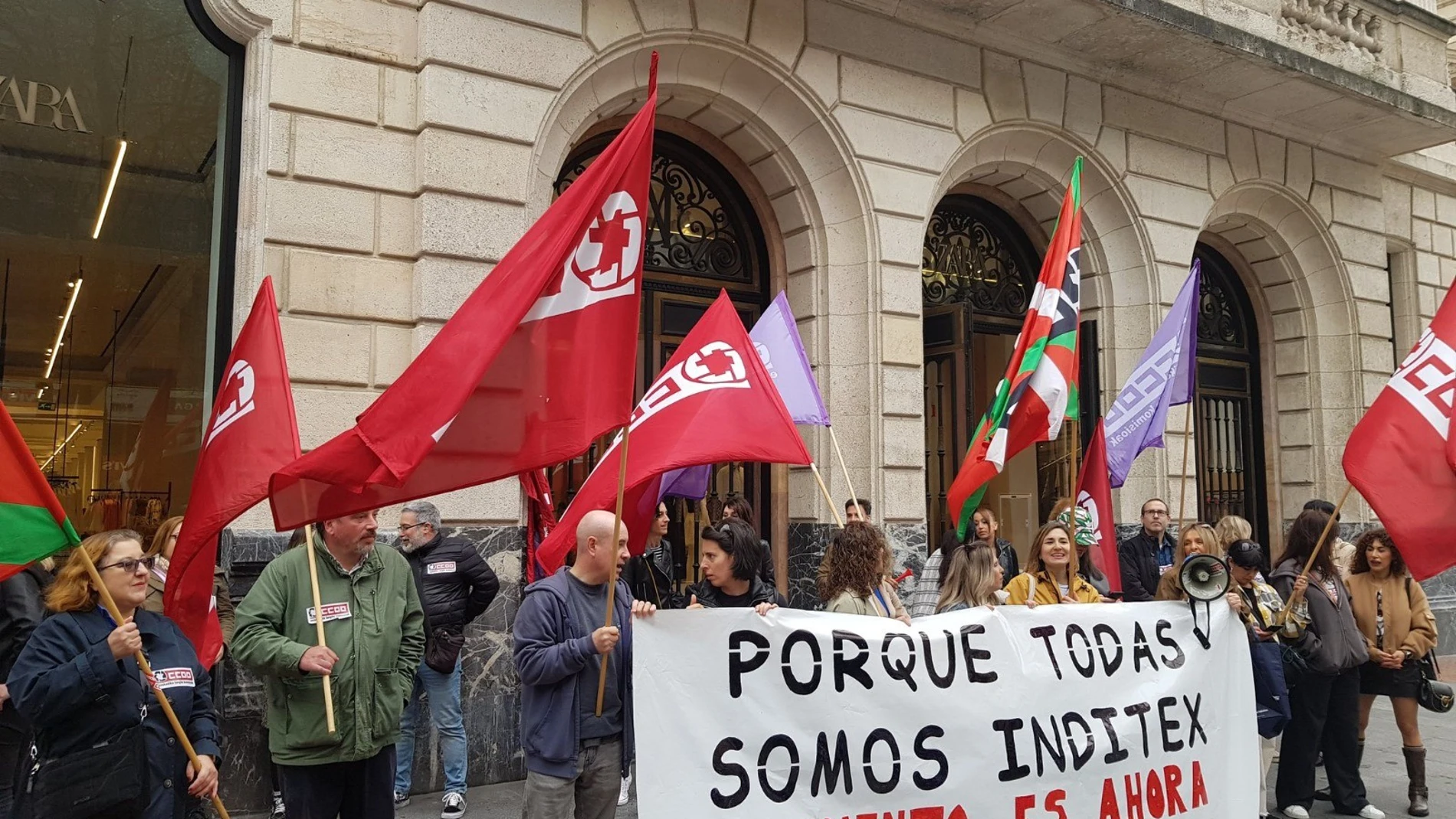 Concentración de CCOO ante la tienda de Zara de Bilbao CCOO 22/03/2024