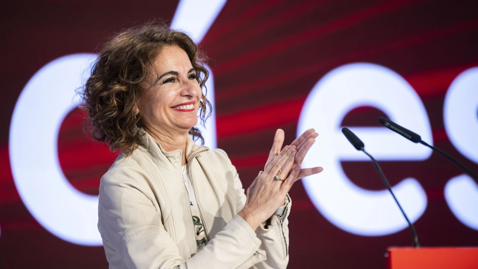 La vicepresidenta del Gobierno y vicesecretaria general del PSOE, María Jesús Montero, interviene en el congreso extraordinario de los socialistas valencianos este sábado en Benicàssim (Castellón).