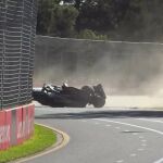 Así fue el tremendo accidente de Russell en Melbourne