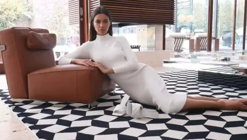 Salón de la mansión de Dani Alves