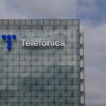 Exterior de la sede de Telefónica, en el ensanche de Las Tablas, en el distrito de Fuencarral-El Pardo, en Madrid.