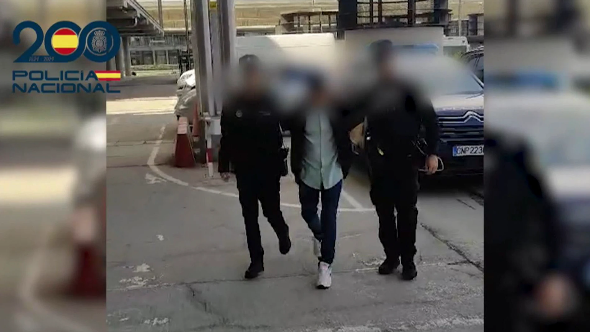 MADRID, 26/03/2024.- La Policía española detuvo este martes en el aeropuerto madrileño de Barajas a un miembro de la Mara Salvatrucha de El Salvador acusado en ese país de dos asesinatos, por los que se enfrenta a una solicitud de 84 años de prisión. El prófugo integraba una célula de la banda que operaba desde el municipio salvadoreño de Teotepeque y junto a otros pandilleros habría cometido el doble crimen. EFE/Policía Nacional SOLO USO EDITORIAL/ SOLO USO PERMITIDO PARA ILUSTRAR LA NOTICIA...