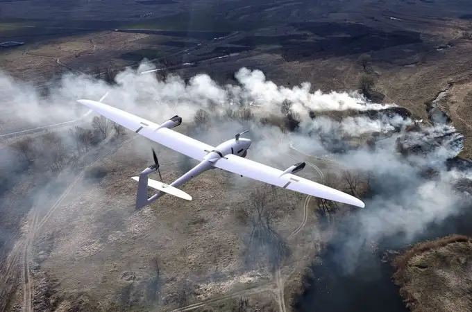 Así es el Vector, el dron alemán de última tecnología que ha comprado la Guardia Civil para combatir a los narcos en el Estrecho Así es el Vector, el dron alemán de última tecnología que ha comprado la Guardia Civil para combatir a los narcos en el Estrecho