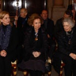 La Reina Sofía y la Infanta Cristina en la procesión del Cristo de los Alabarderos.