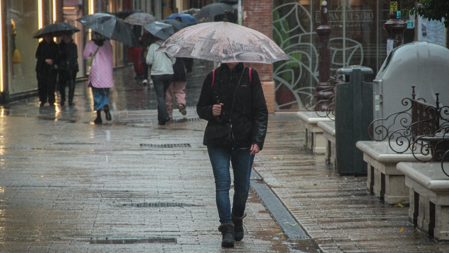 Un frente del Atlántico llega este domingo a la Península y provocará un descenso de las temperaturas