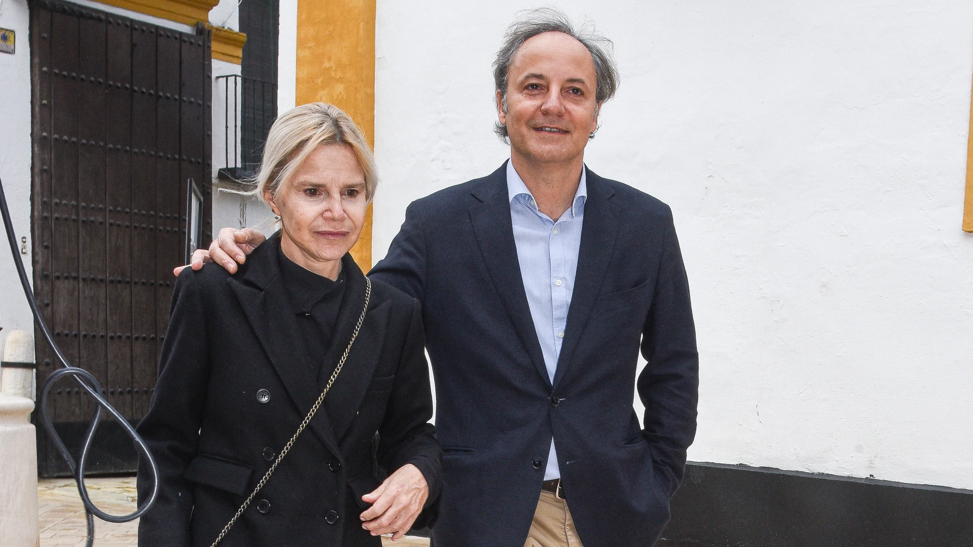 Eugenia Martínez de Irujo y Narcís Rebollo disfrutan de la Semana Santa en Sevilla.