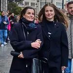 El rey Felipe, la reina Letizia, la princesa Leonor y la infanta Sofía, durante la procesión de Semana Santa d