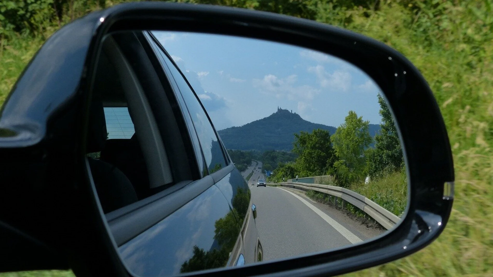 Vista desde un retrovisor