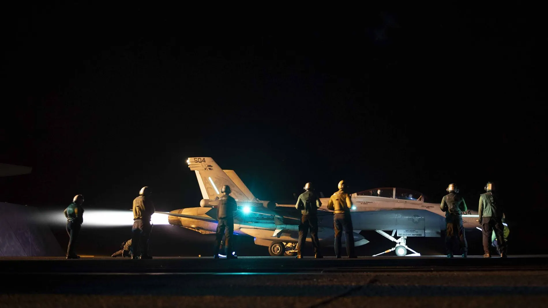 O.Próximo.- EEUU destruye un misil balístico y dos drones lanzados por los hutíes contra un buque militar