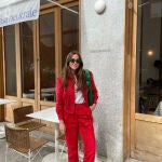 Los pantalones rojos son un imprescindible esta primavera