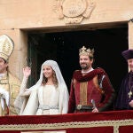 Michelle Jenner y Rodolfo Sancho durante el rodaje en Pedraza de la serie "Isabel"