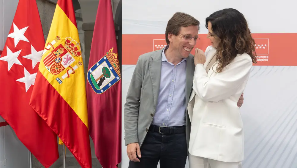 Almeida y Ayuso firman un convenio para el impulso de la transformación digital en la prestación de servicios a la ciudadanía