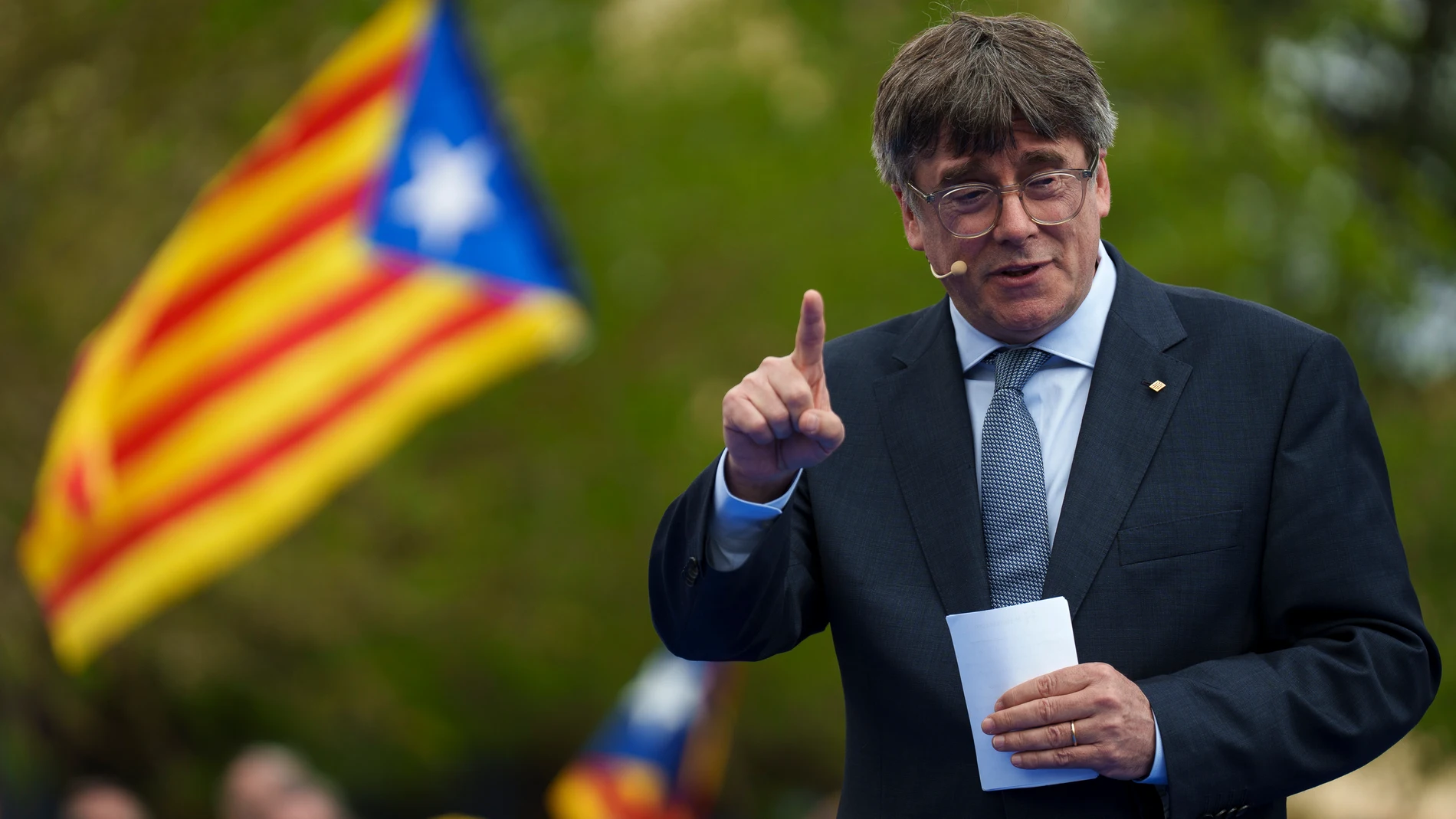 -FOTODELDÍA- ELNA (FRANCIA), 06/04/2024.- El candidato de JxCat y expresidente de la Generalitat, Carles Puigdemont, protagoniza este sábado un acto en Elna, en el sur de Francia, para presentar su candidatura a las elecciones catalanas del 12 de mayo. EFE/David Borrat.