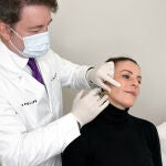«Cuando se habla de medicina regenerativa en dermatología estética se hace referencia a reparar la huella del paso del tiempo», doctor Iñigo De Felipe.