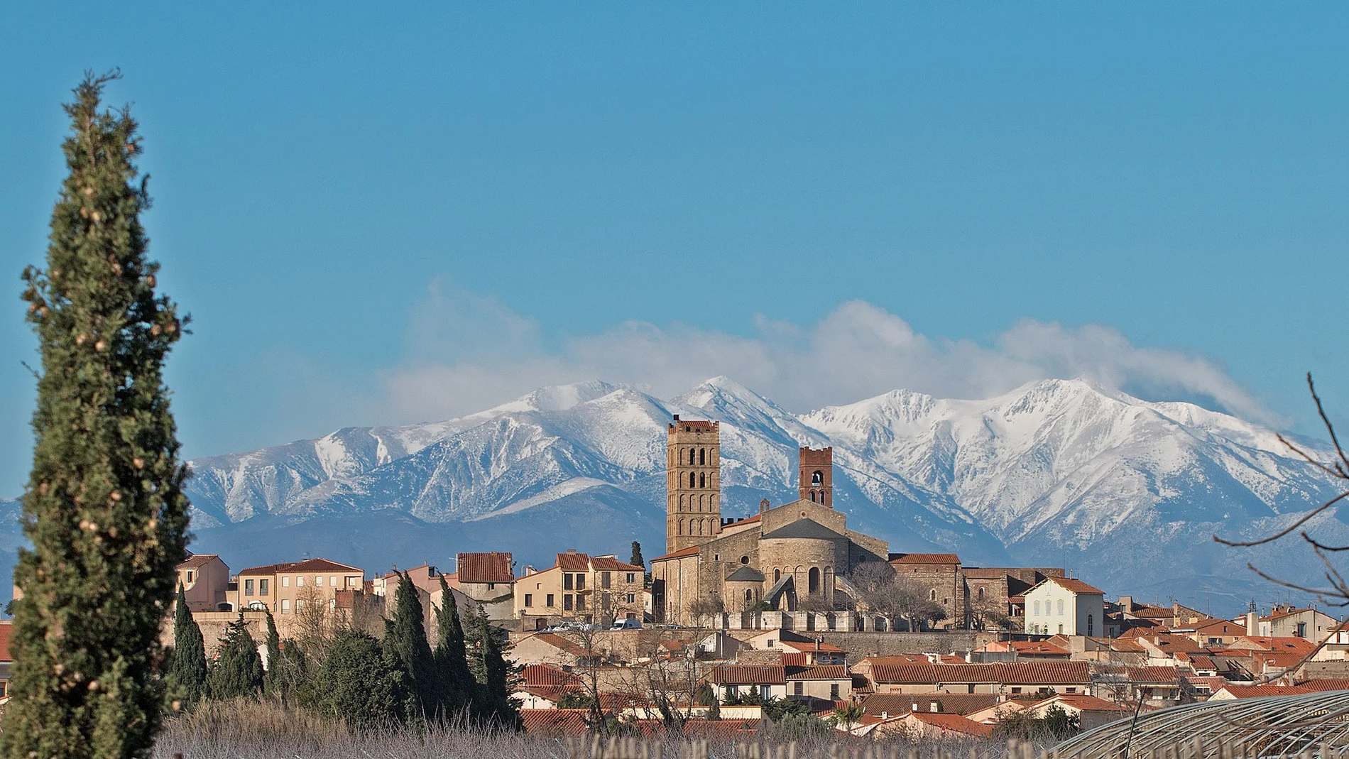 Vista general del municipio de Elna, situado en los Pirineos Occidentales