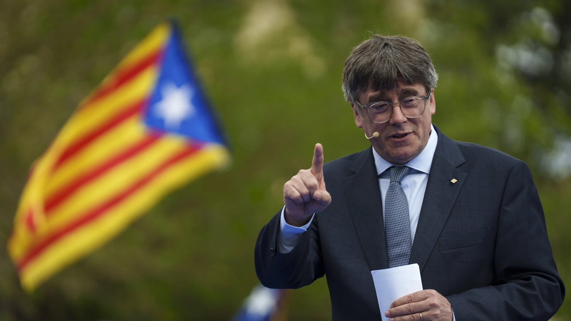 El candidato de JxCat y expresidente de la Generalitat, Carles Puigdemont, protagoniza un acto en Elna, en el sur de Francia, para presentar su candidatura a las elecciones catalanas del 12 de mayo.