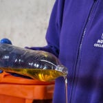 Tratamiento del aceite de cocina usado en la nave de Mulleres Colleiteiras