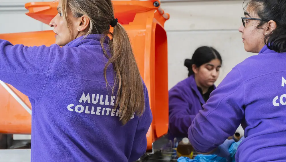 Tratamiento del aceite de cocina usado en la nave de Mulleres Colleiteiras