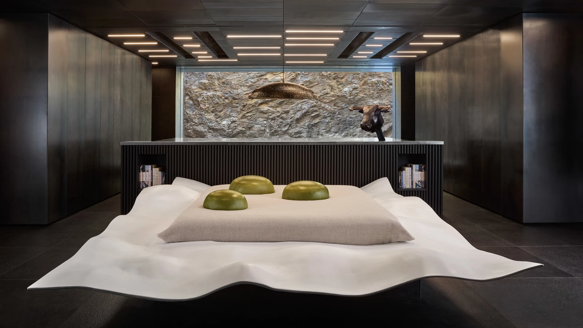 Cama ‘emplatada’, inspirada en la famosa aceituna esférica de elBullirestaurante MARC ENSENYAT 09/04/2024