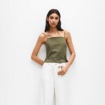 Los pantalones básicos que hacen efecto piernas más largas
