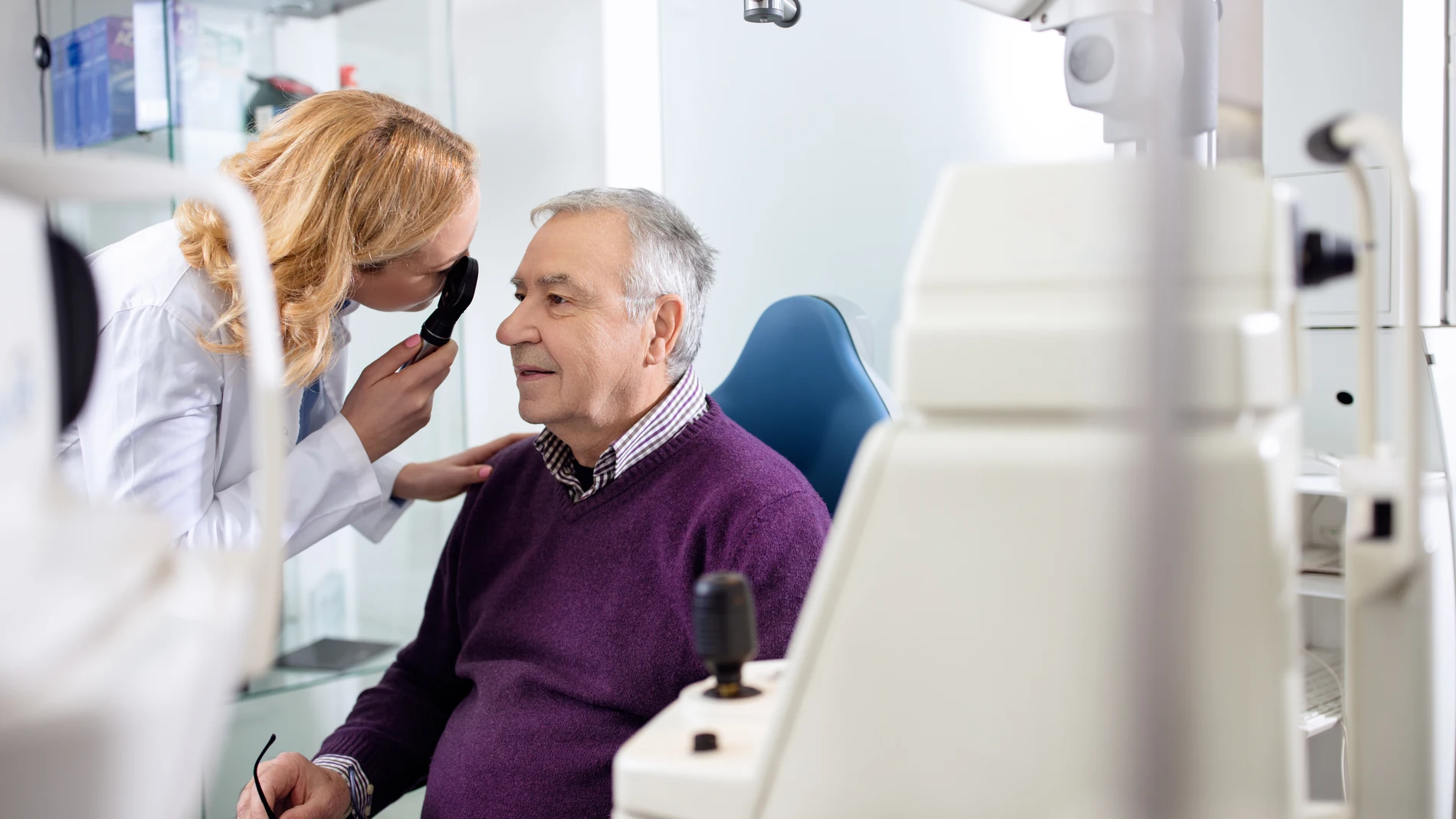 Las revisiones periódicas permiten detectar a tiempo la degeneración macular asociada a la edad