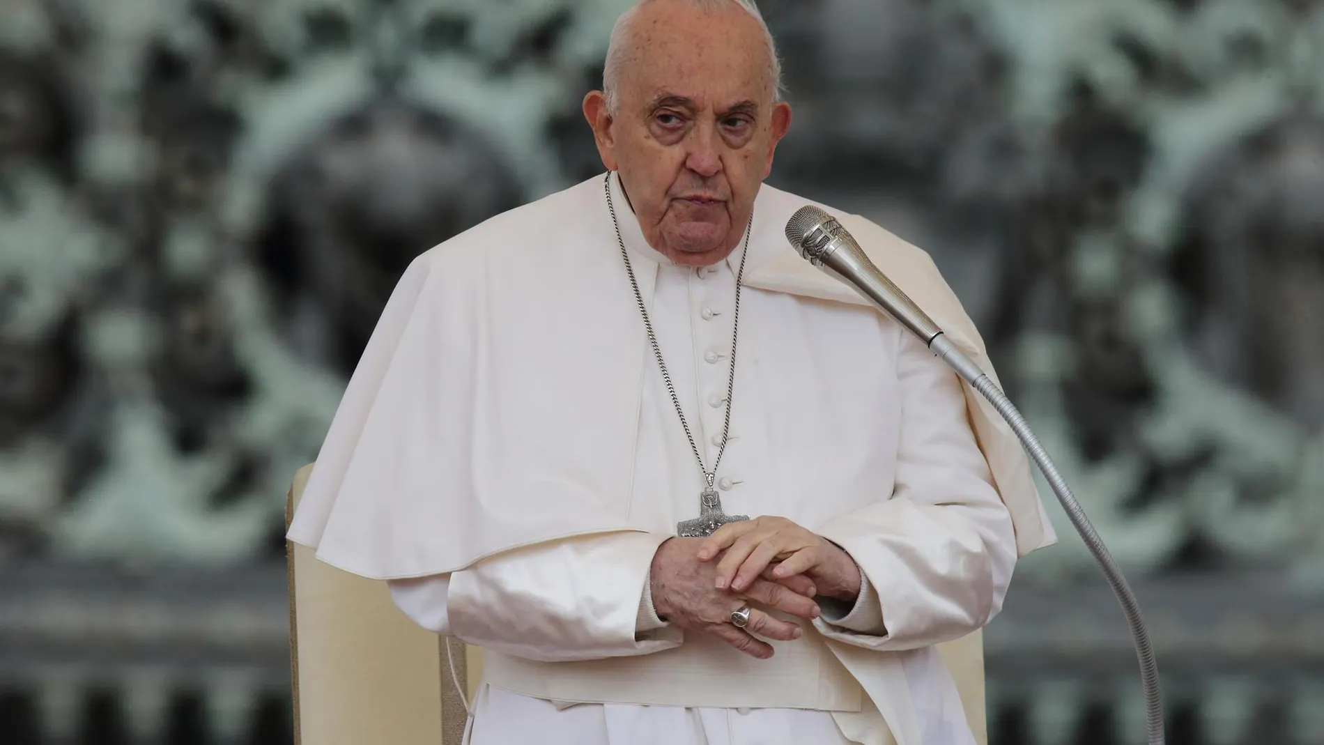 El Papa sale del Vaticano para reunirse en una parroquia romana con 200 niños