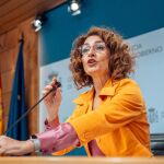 Economía.- Montero insta al sector privado a ayudar a que la vivienda pública de alquiler llegue a familias necesitadas