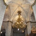 La lámpara luce en la Catedral de Badajoz