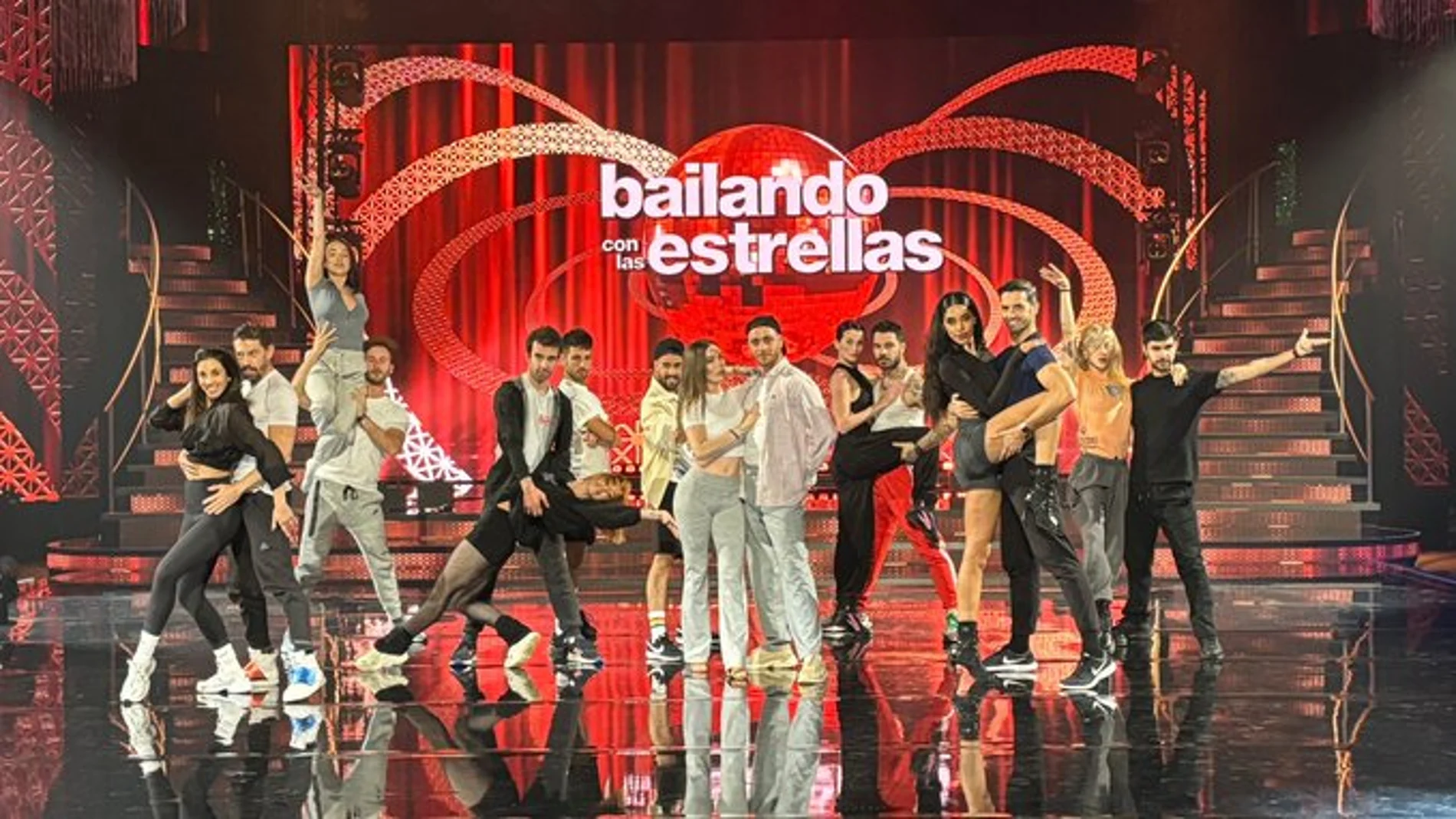 Los cuatro finalistas ensayan junto a sus parejas de baile en el plató de 'Bailando con las estrellas'