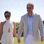 Meghan Mark y el príncipe Harry en un partido de polo en Wellington.