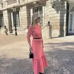 Carmen Lomana con vestido de tweed rosa.